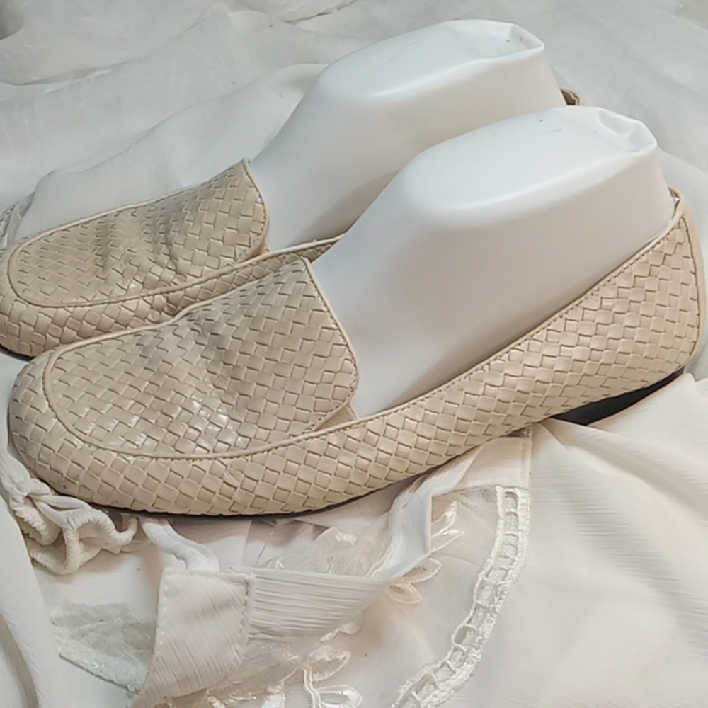 Trotters cream loafers size 8.5 - Picture 2 of 7